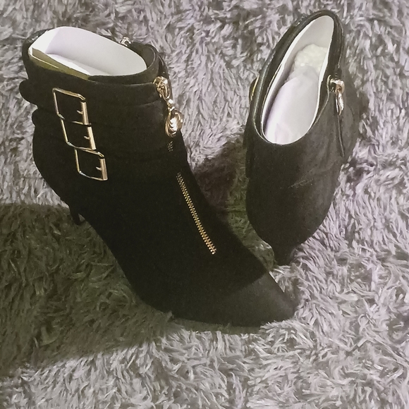 IDIFU black Women's 3 Buckle Strap Ankle Booties 3 Inch Pointed Toe Zipper Heels - Picture 7 of 7